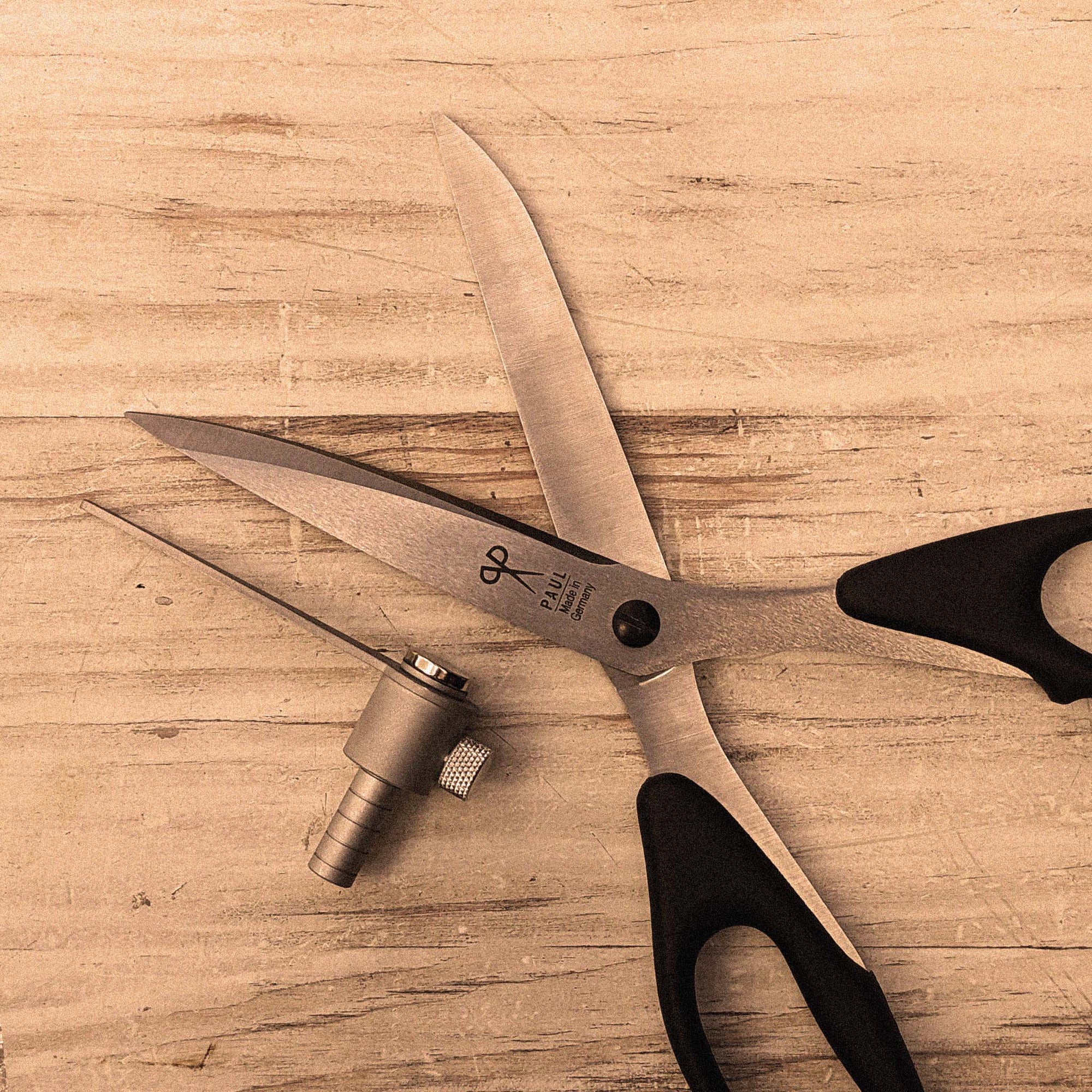 Stoffschere mit Zuschneidehilfe Karl